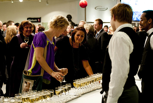 Stemningen var høy, alt før kvelden var i gang på HSMAI-prisfesten 2010. Fotograf: Catharina Wandrup/Knut Joner