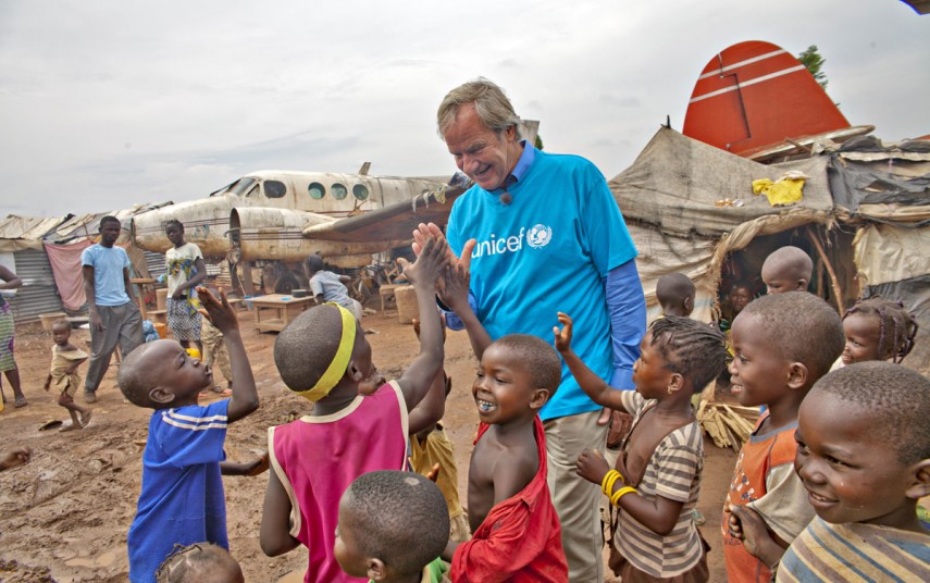 Bjørn Kjos, sammen med Unicef, i Bangui, Den sentralafrikanske republikk. Arkivfoto fra Norwegian.